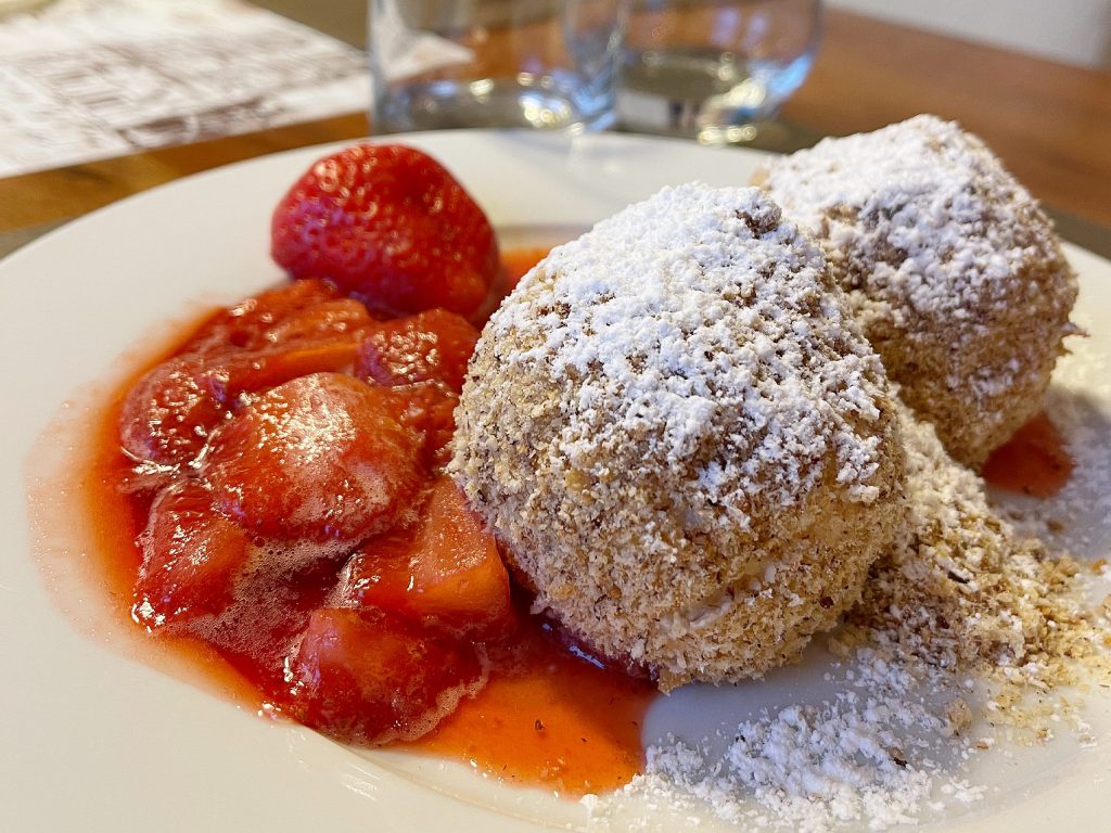 Leckere Erdbeer-Topfen-Knödel . by Hotel Kössler Hintertux Tux