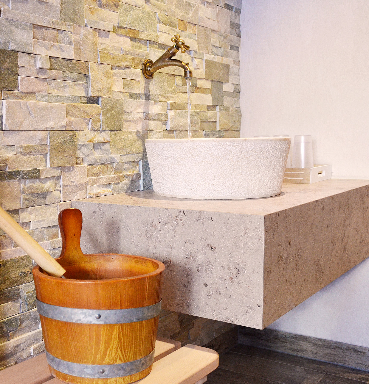 Quellwasserbrunnen im Gletscher Aktiv Hotel in Hintertux Tux am Hintertuxer Gletscher