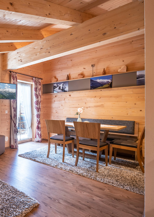 Essecke im Appartement beim Gletscher Aktiv Hotel in Hintertux Tux am Hintertuxer Gletscher